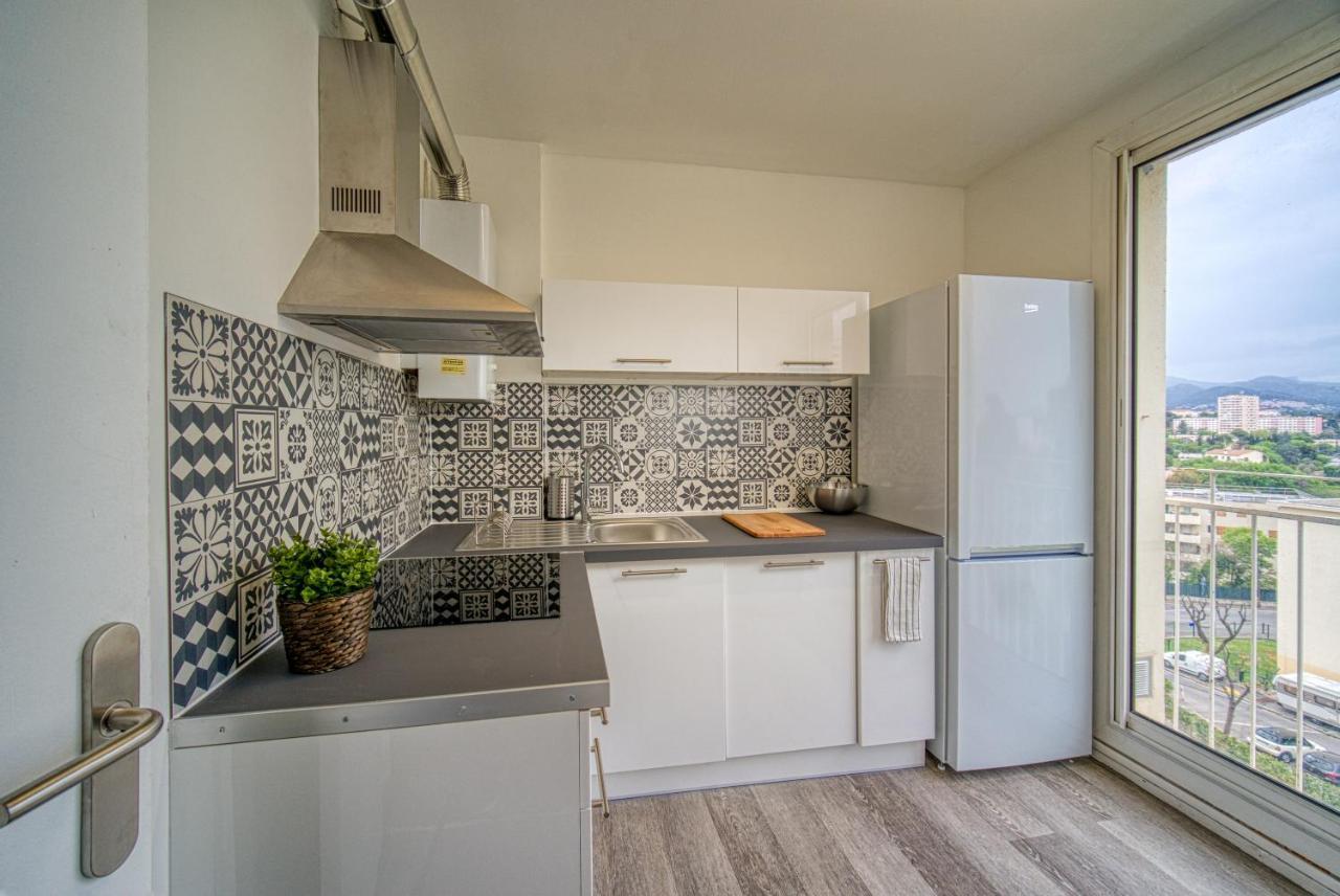 Appartement Tout Equipe Parking Balcon 2 Chambres Marseille Exteriör bild